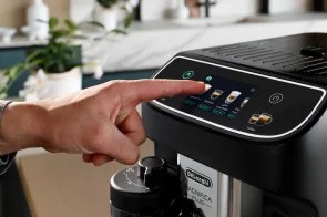Фото: Кавомашина DeLonghi ECAM 320.60 B Magnifica Plus № 6 | KTC