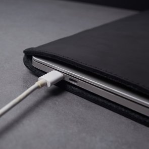 Чохол INCARNE Free Port Plus 13 - MacBook Air13 2018-2024 / Pro13 2016-2024 Black