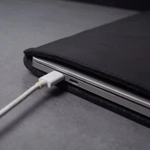 Фото: Чохол INCARNE Free Port Plus a15 - MacBook Air 15 2023-2024 Black № 6 | KTC