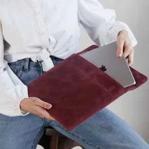 Фото: Чохол INCARNE Klouz 14 - MacBook Pro13 2012-2015 / Pro14 2021-2024 Burgundy № 6 | KTC