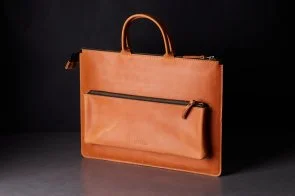 Фото: Чохол INCARNE Maryland a15 - MacBook Air15 2023-2024 Cognac № 8 | KTC