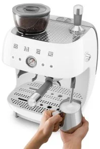 Фото: Ріжкова кавоварка Smeg Espresso coffee machine with grinder White (EGF03WHEU) № 10 | KTC