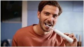 Фото: Електрична зубна щітка Philips Sonicare 5300 Series White (HX7108/01) № 3 | KTC