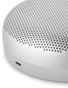 Фото: Портативна колонка Bang & Olufsen Beosound A1 3nd Gen Natural Aluminium (1736002) № 6 | KTC