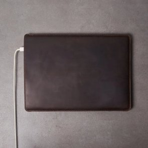 Чохол INCARNE Free Port Plus - MacBook Neo 13 2026 Brown