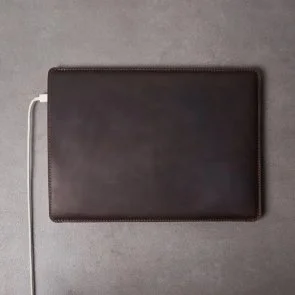 Фото: Чохол INCARNE Free Port Plus - MacBook Neo 13 2026 Brown № 3 | KTC