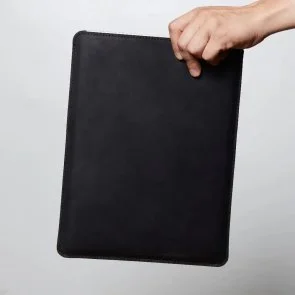 Фото: Чохол INCARNE Free Port Plus - MacBook Neo 13 2026 Black № 2 | KTC