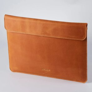 Чохол INCARNE Klouz - MacBook Neo 13 2026 Cognac