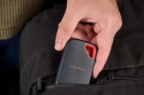 Фото: Зовнішній SSD-накопичувач SanDisk Extreme Portable V3 1TB Blue (SDSSDE70-1T00-G25) № 4 | KTC