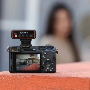 Фото: Лампа відеосвітло Ulanzi Vijim F12 Mini Camera Flash Speedlite UV-L044GBB2 F12 (L044GBB2) № 15 | KTC