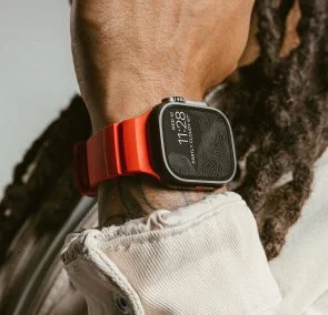 Фото: Ремінець Nomad for Apple Watch 46/49mm - Rocky Point Natural Titanium Hardware Magma (NM014872858) № 9 | KTC
