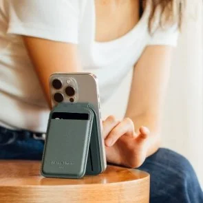 Фото: Чохол для пластикових карт Native Union for iPhone - Active Stand Magnetic Slate Green (ACT-GRN-WAL) № 12 | KTC