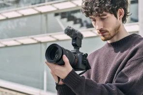 Фото: Компактна фотокамера Sony Alpha 7RM6 Body Black (ILCE7RM6B.FS1) № 13 | KTC