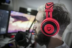 Гарнітура Razer Kraken Pro V2 RZ04-02050800-R3M1 PieDiePie Edition