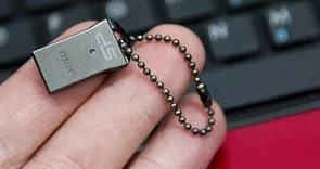 Фото: Флешка USB Silicon Power Touch T01 32GB Black (SP032GBUF2T01V1K) № 2 | KTC