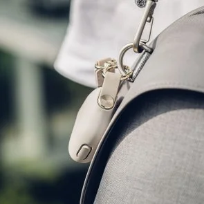 Фото: Чохол для Airpods Moshi - Pebbo Case Savanna Beige (99MO123161) № 4 | KTC