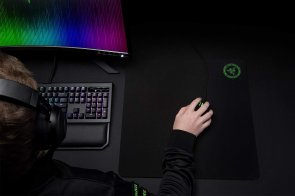 Килимок Razer Gigantus (RZ02-01830300-R3M1)