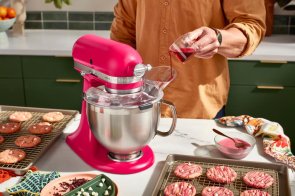 Планетарний міксер KitchenAid Mixer 4.7L - Artisan 5KSM195 Hibiscus (5KSM195PSEHI)