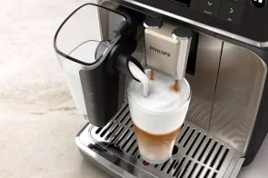 Фото: Кавомашина Philips Series 5500 LatteGo (EP5547/90) № 5 | KTC