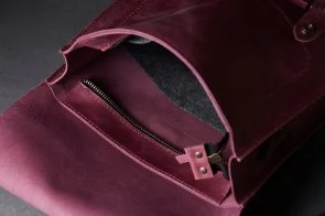 Фото: Рюкзак для ноутбука INCARNE Brit S Burgundy № 3 | KTC