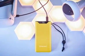 Фото: Батарея універсальна Intenso F10000 10000mAh 20W Yellow (7332039) № 5 | KTC
