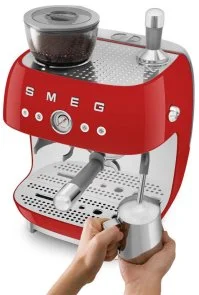 Фото: Ріжкова кавоварка Smeg Espresso coffee machine with grinder Red (EGF03RDEU) № 10 | KTC