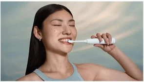 Фото: Електрична зубна щітка Philips Sonicare 6100 Series White + Travel Case (HX7400/06) № 7 | KTC
