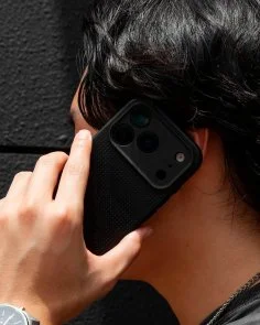 Фото: Чохол Native Union for iPhone 17 Pro Max - Active Case Black (ACTCSE-BLK-NP25PM) № 7 | KTC