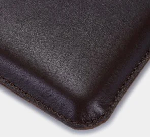 Фото: Чохол INCARNE Cline 13 - MacBook Air13 2018-2026 Chocolate № 7 | KTC