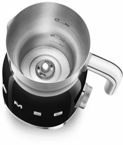 Фото: Спінювач молока Smeg Style Aesthetic Black (MFF11BLEU) № 5 | KTC