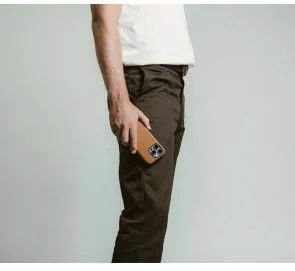 Фото: Чохол Nomad for Apple iPhone 16 Pro - Modern Leather Folio English Tan (NM01678885) № 16 | KTC