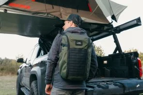 Фото: Рюкзак для ноутбука UAG Civilian 20L Olive/Orange (984174117297) № 11 | KTC