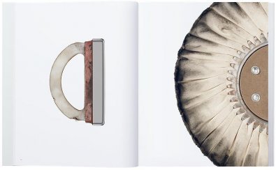 Книга Designed by Apple in California - 330x413mm