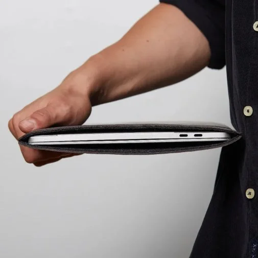 Фото: Чохол INCARNE Free Port Plus - MacBook Neo 13 2026 Grey № 7 | KTC