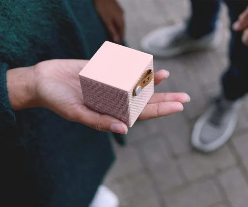 Фото: Портативна колонка Fresh 'N Rebel Rockbox Cube Fabriq Edition Bluetooth Cupcake (1RB1000CU) № 7 | KTC