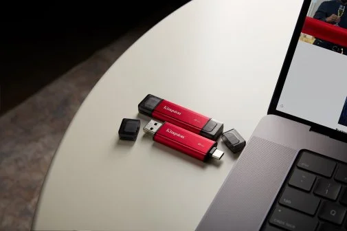 Фото: Зовнішній SSD-накопичувач Kingston Dual Portable 1TB Red (SPSD/1TB) № 23 | KTC