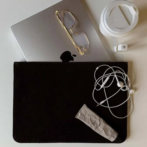 Фото: Чохол INCARNE Cline 13 Velour - MacBook Air13 2018-2026 Brown № 11 | KTC