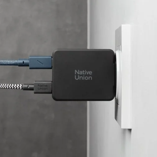 Фото: Зарядний пристрій Native Union Pocket GaN PD 65W Black (POCK-PD65-BLK-EU) № 14 | KTC