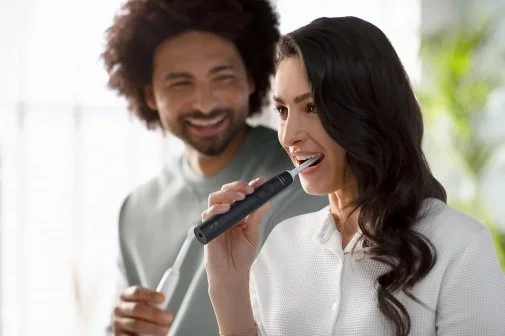 Фото: Електрична зубна щітка Philips Sonicare 3100 series Black (HX3671/14) № 13 | KTC