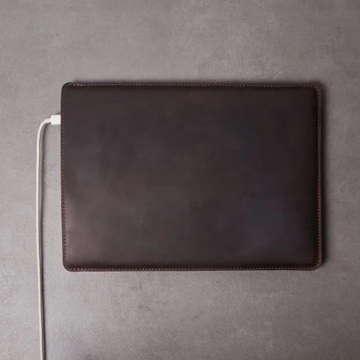 Фото: Чохол INCARNE Free Port Plus a15 - MacBook Air 15 2023-2024 Brown № 13 | KTC