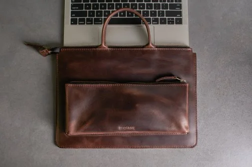 Фото: Чохол INCARNE Maryland a15 - MacBook Air15 2023-2024 Brown № 46 | KTC