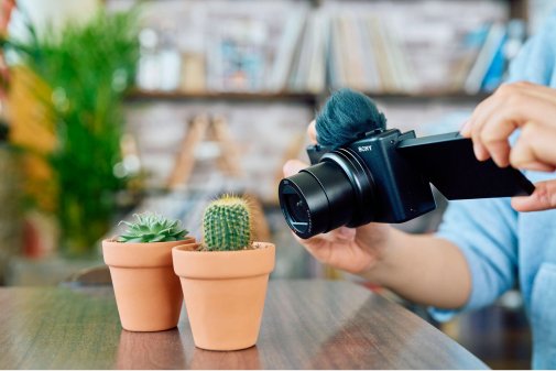 Компактна фотокамера Sony ZV-1 II Black (ZV1M2B.CE3)