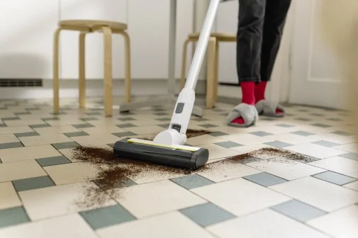 Фото: Ручний бездротовий пилосос Karcher KVA 2 White (1.198-730.0) № 8 | KTC