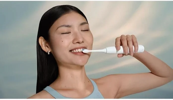 Фото: Електрична зубна щітка Philips Sonicare 5500 Series White (HX7110/01) № 13 | KTC