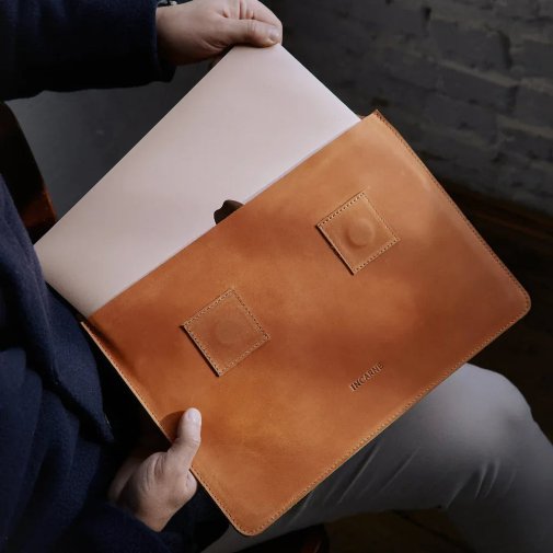 Чохол INCARNE Line - MacBook Neo 13 Cognac (line-cognac-neo-13)