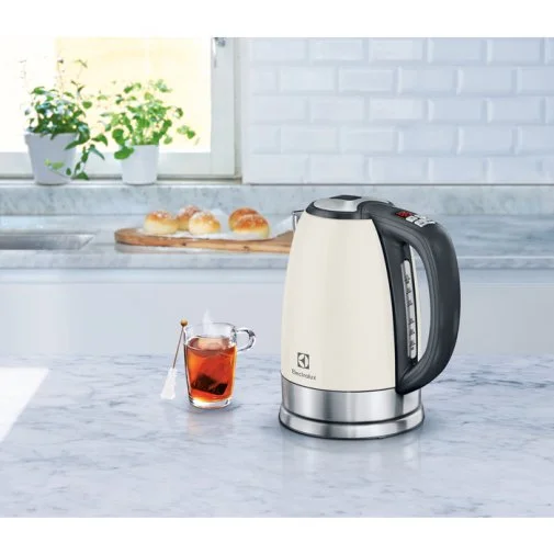 Фото: Електрочайник Electrolux EEWA7700W № 11 | KTC