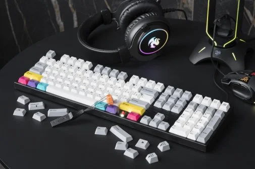 Фото: Клавіатура Varmilo VA108M CMYK Cherry MX Blue USB Black (VA108MC2W/LLK12RB) № 23 | KTC
