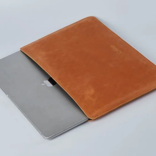 Фото: Чохол INCARNE Gamma Plus 14 - MacBook Pro13 2012-2015 / Pro14 2021-2024 Cognac № 11 | KTC