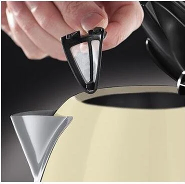 Фото: Електрочайник Russell Hobbs Colours Plus Classic Cream (20415-70) № 6 | KTC