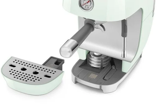 Фото: Ріжкова кавоварка Smeg Style Aesthetic Pastel Green Glossy Finishing (ECF03PGEU) № 29 | KTC